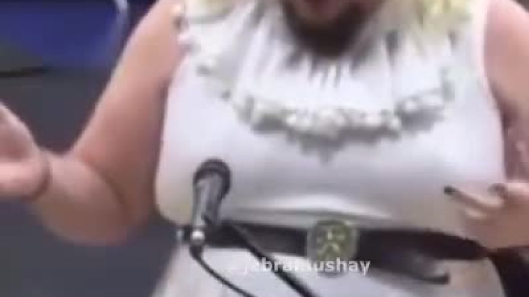 He’s a She But Also a They With a Little of Them.