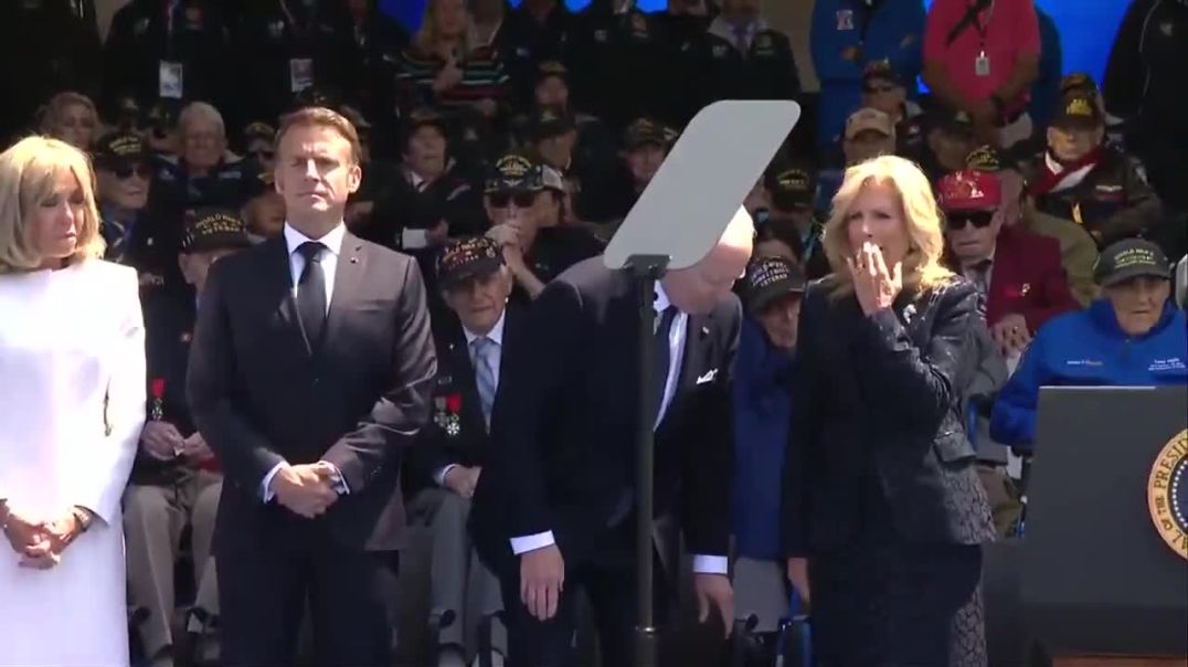 Biden Squats Awkwardly During Event With Macron