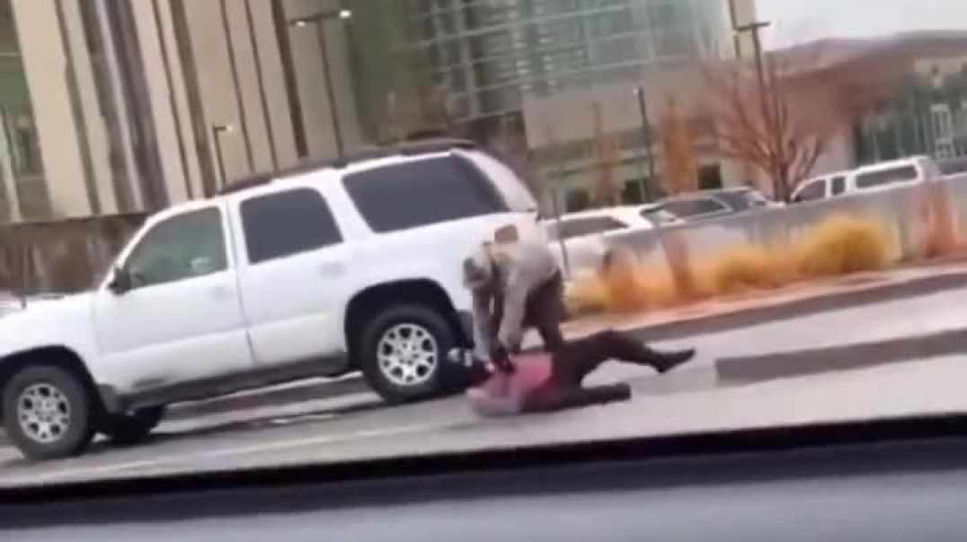 ⁣Black Dude Messes with the Wrong White Dude